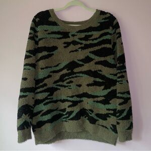Barefoot Dreams Cozy Chic Lite Size XL Green and Black Camouflage Sweater
